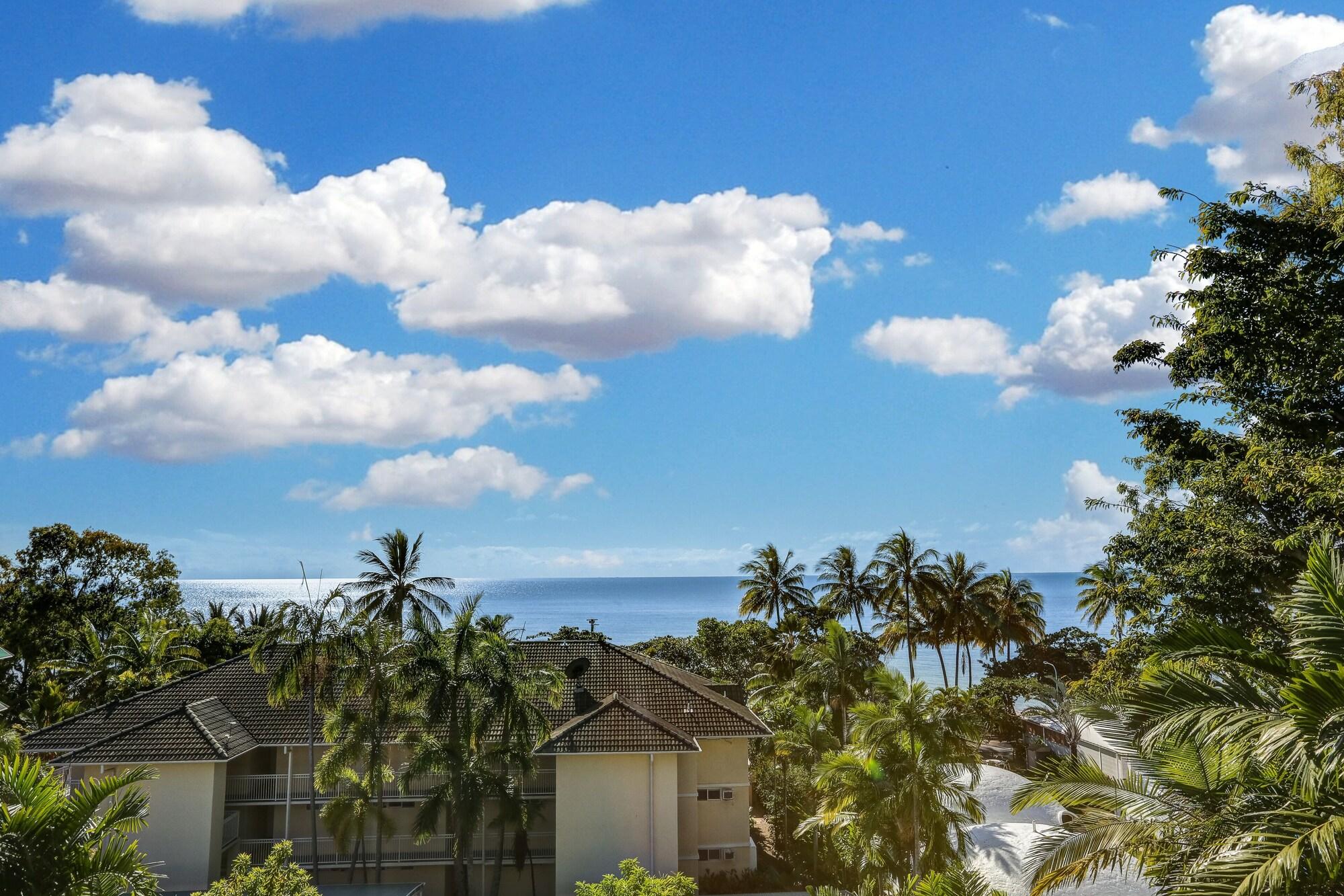 On The Beach Apartments Тринити Бийч Екстериор снимка