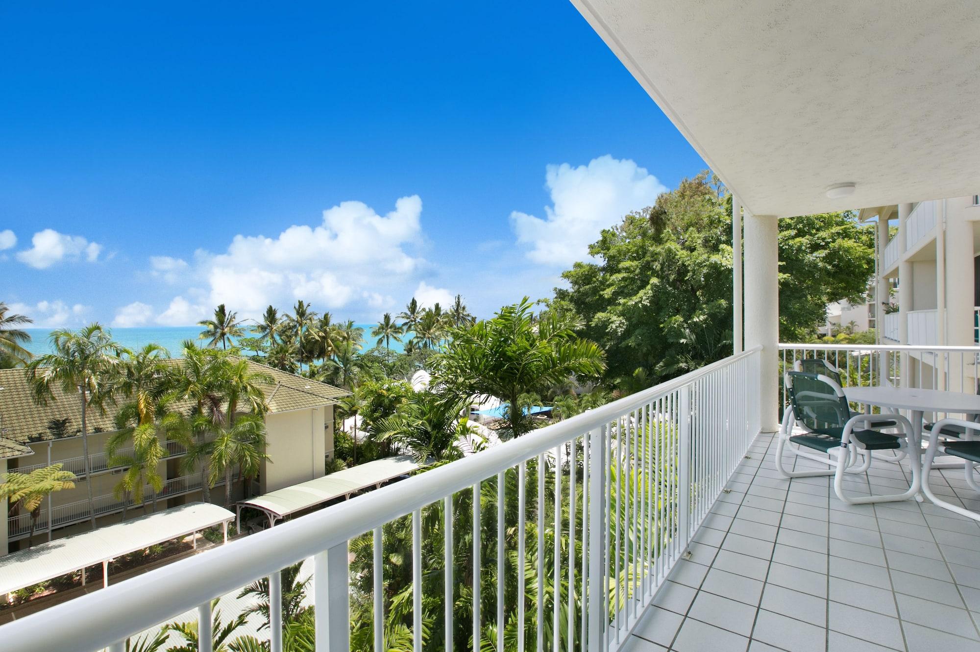 On The Beach Apartments Тринити Бийч Екстериор снимка