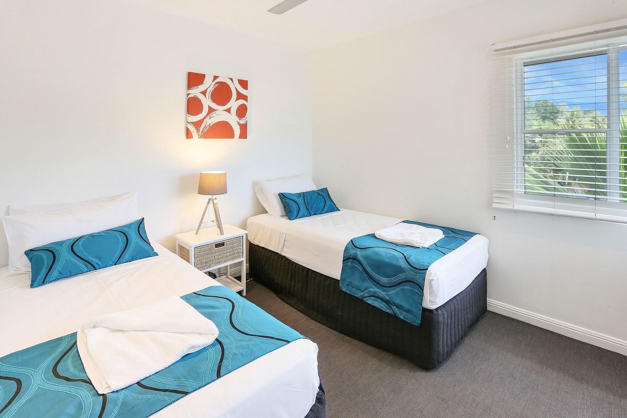 On The Beach Apartments Тринити Бийч Екстериор снимка