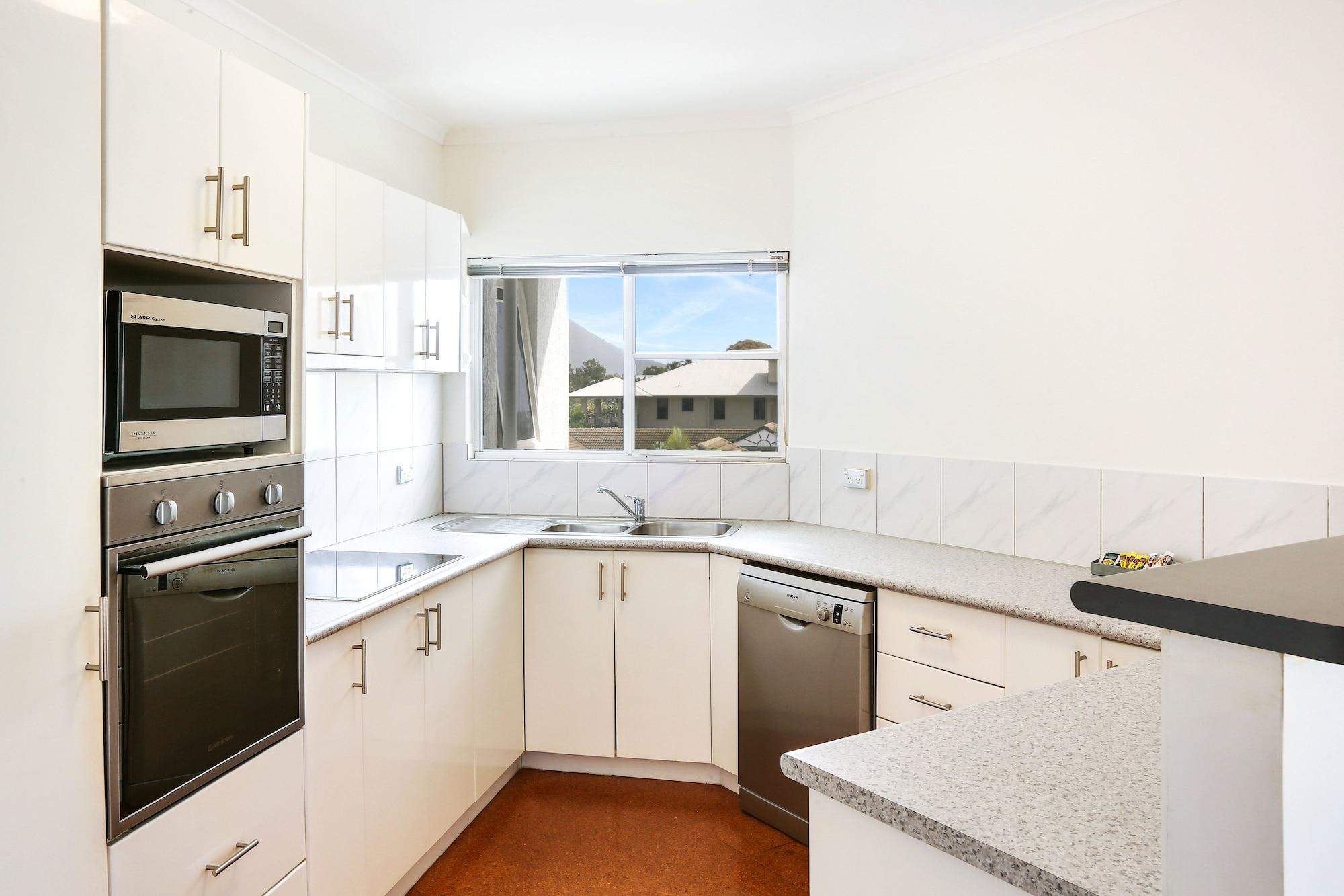 On The Beach Apartments Тринити Бийч Екстериор снимка