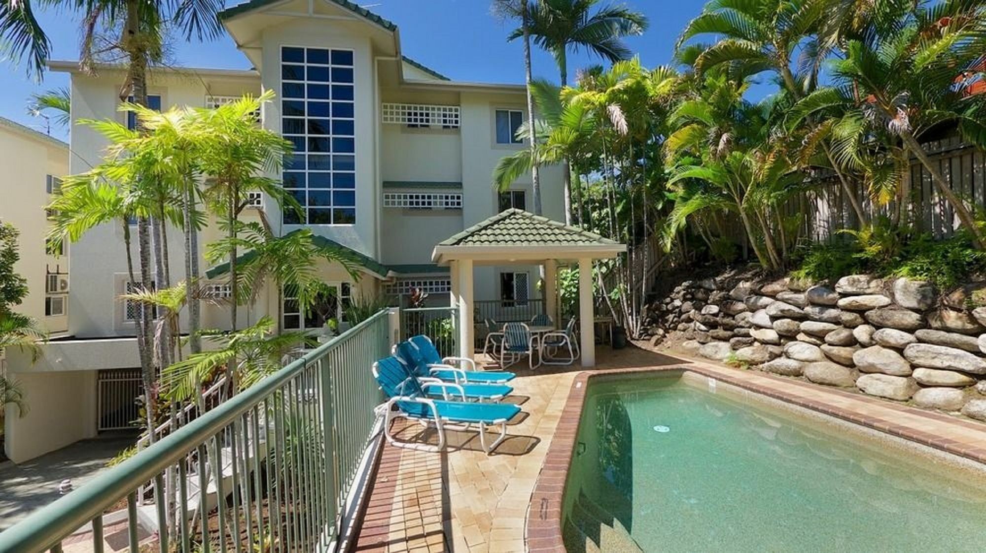 On The Beach Apartments Тринити Бийч Екстериор снимка